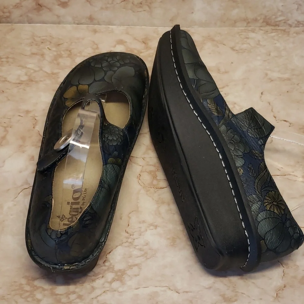 Alegria navy blue and gray floral clogs platforms Mary Jane womens size 41